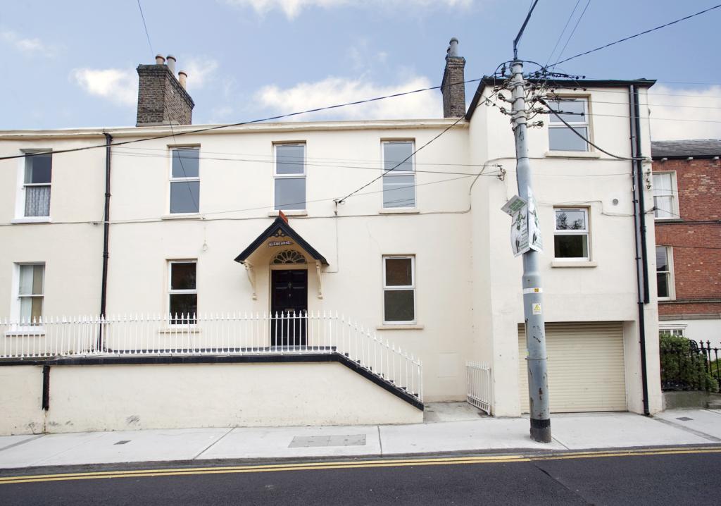 8 Booterstown Avenue